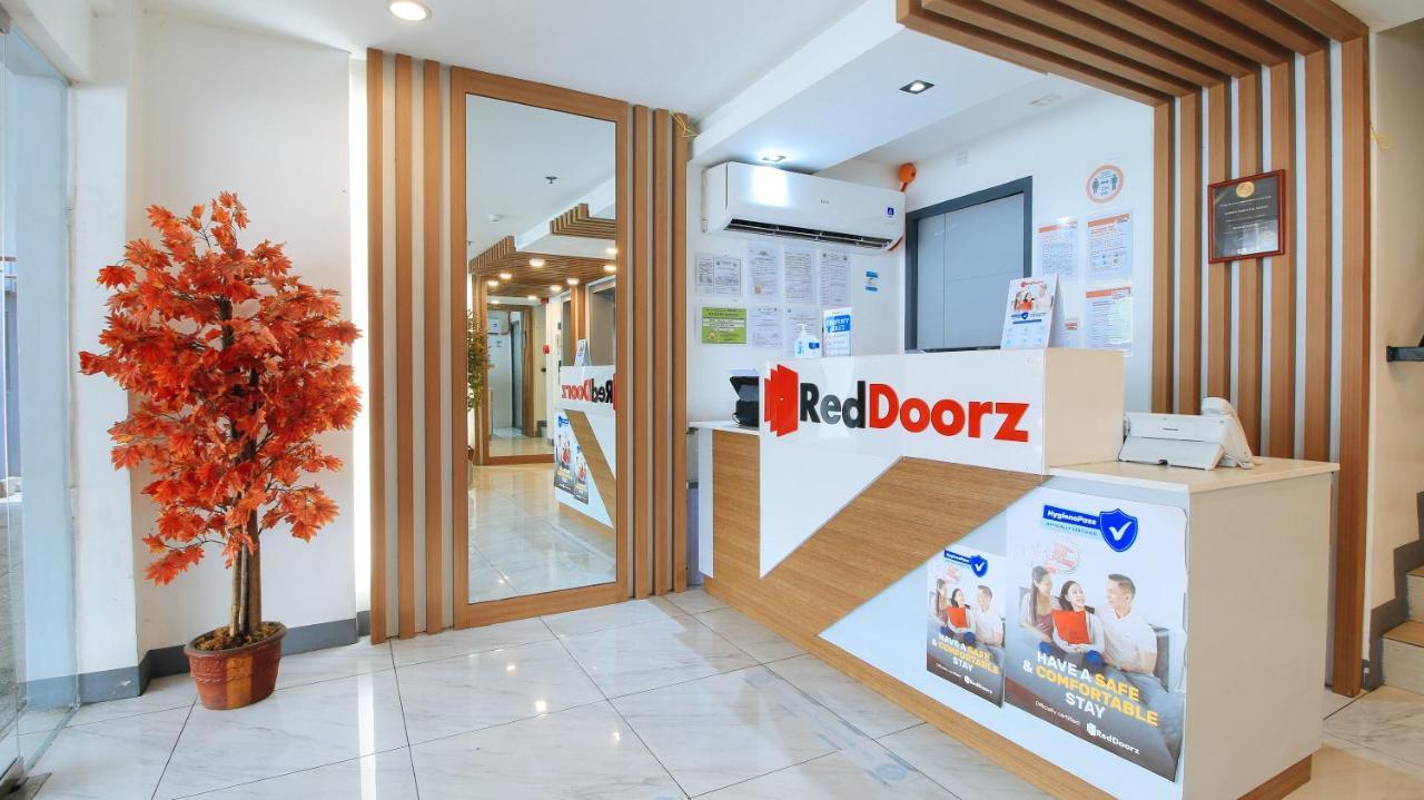 Reddoorz Plus @ Jardin Suites Guadalupe Nuevo Mandaluyong Ngoại thất bức ảnh