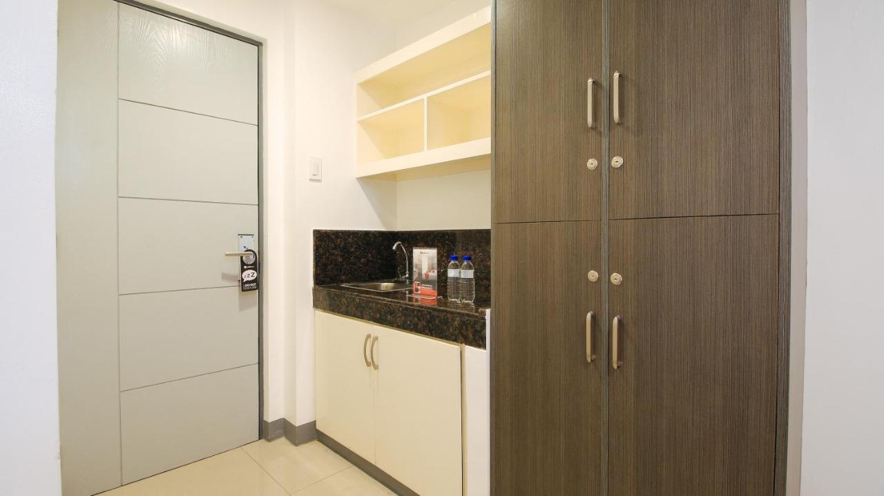 Reddoorz Plus @ Jardin Suites Guadalupe Nuevo Mandaluyong Ngoại thất bức ảnh