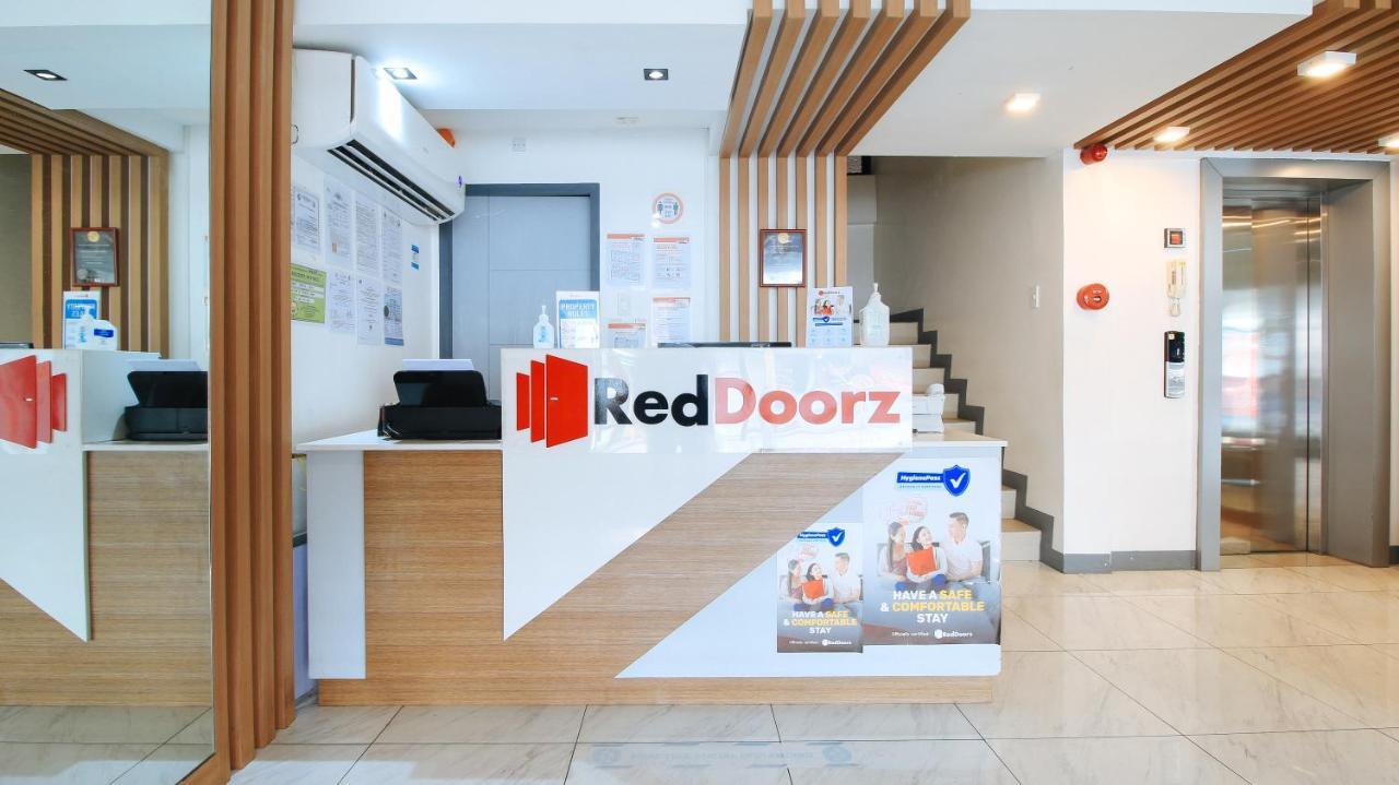 Reddoorz Plus @ Jardin Suites Guadalupe Nuevo Mandaluyong Ngoại thất bức ảnh